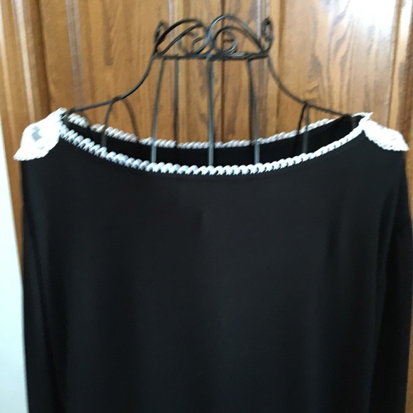 NWT  Lagerfeld Black Top with White Lace Collar - Picture 3 of 8